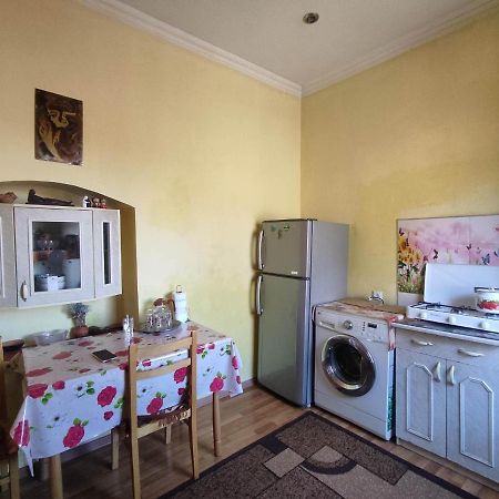 Edlen Lägenhet Tbilisi Exteriör bild